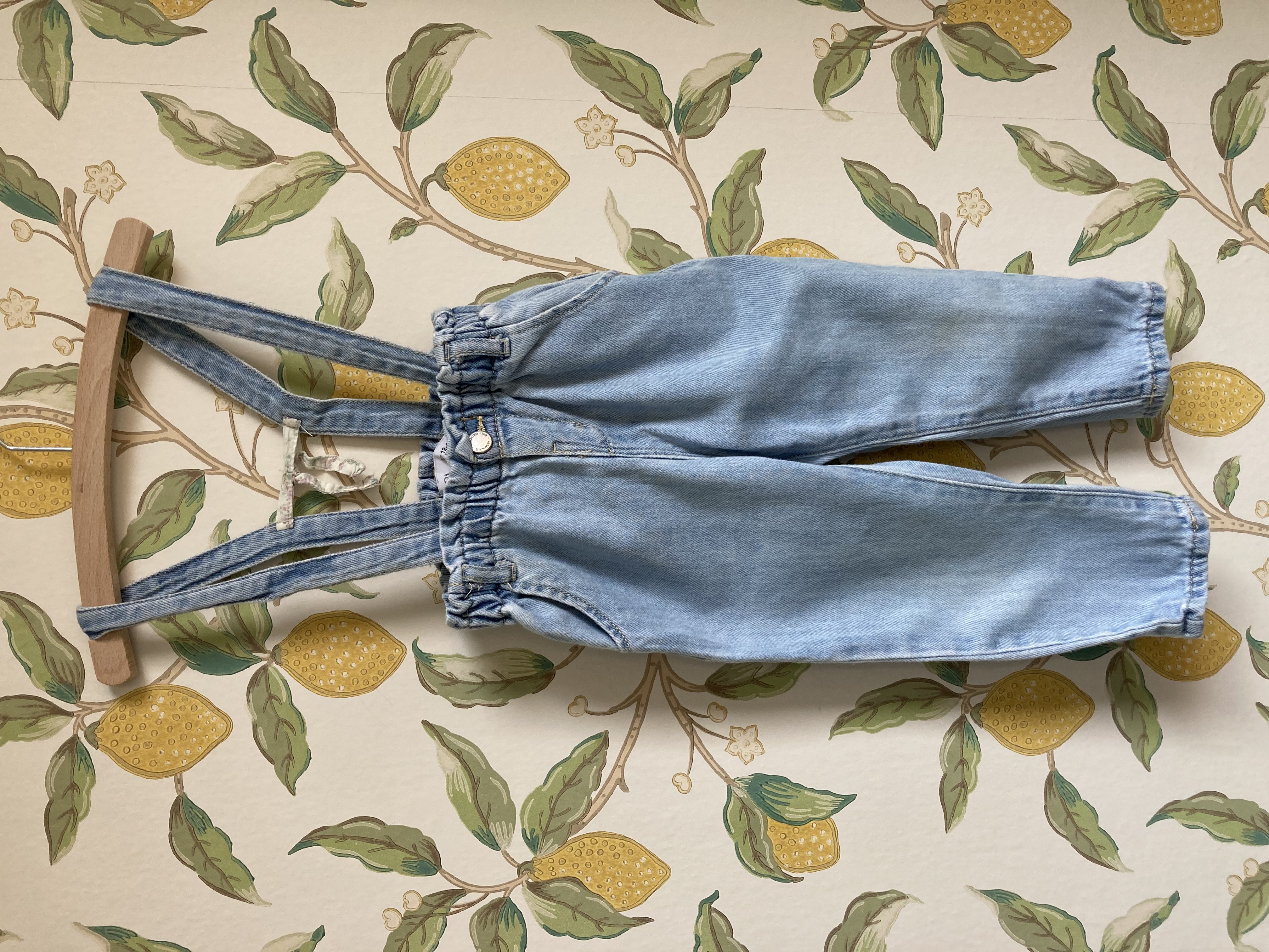 Salopette jeans • Tweedehands jeans van Zara in maat 86 • Tweedehands  Kinderkleding • Restory