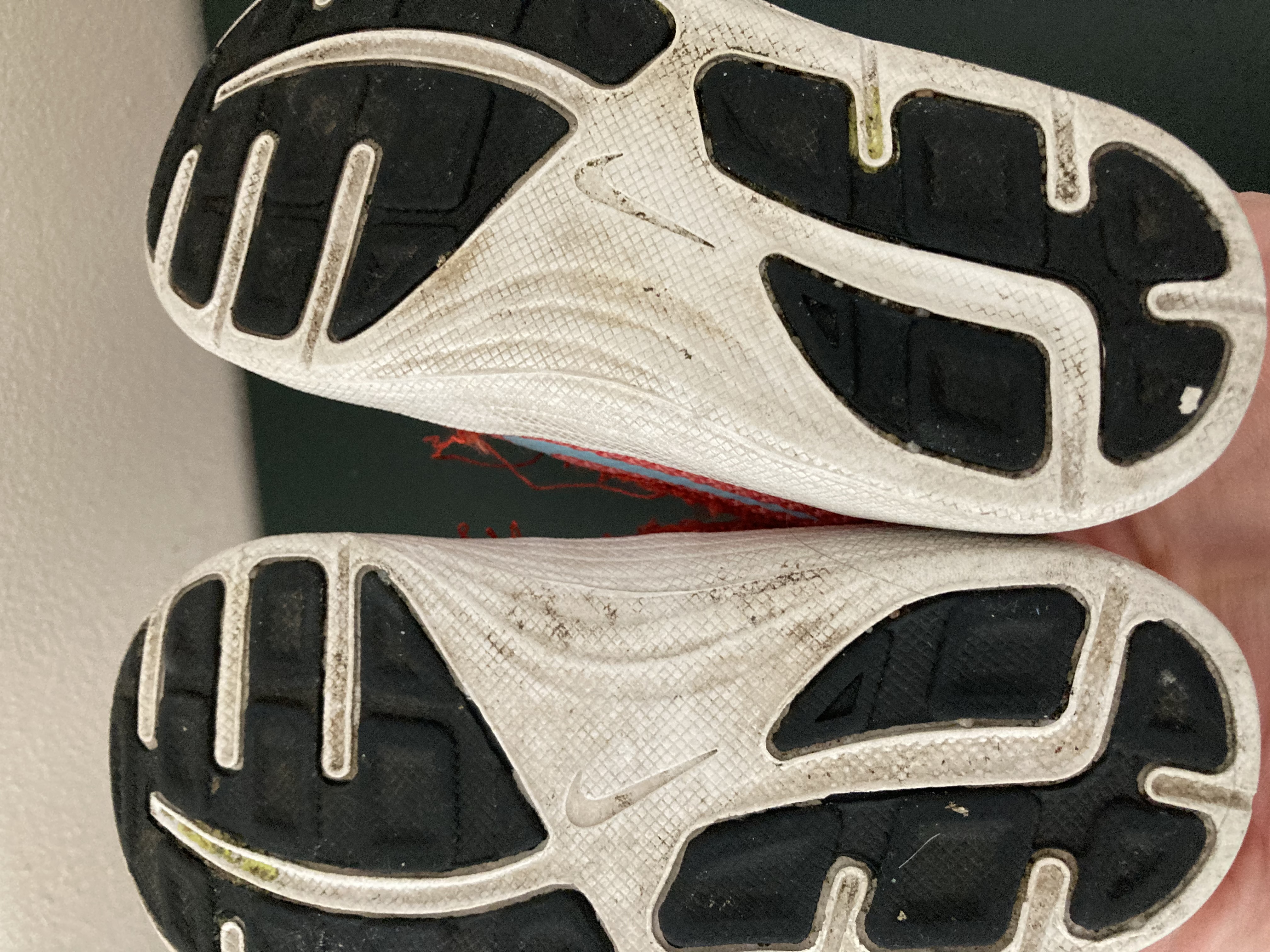 Nike gympen (23.5) • Tweedehands schoenen van merk Nike in maat 23 •  Tweedehands Kinderkleding • Restory